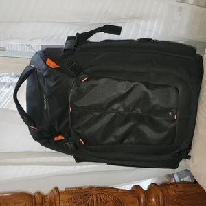 Sony LCS-BP3 Backpack, minimum use, no stains or odors. EUC. Very much like new